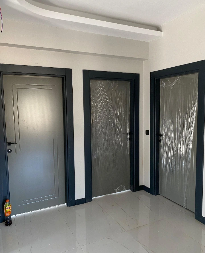 Lüks CNC Çıtalı Lake Kapı
